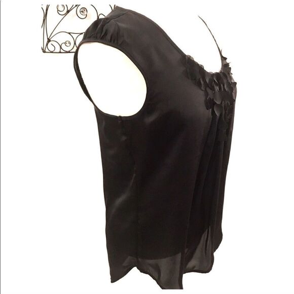 NWT Gap Top    - Picture 1 of 7